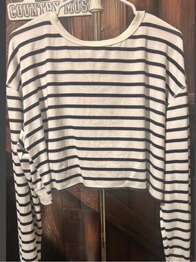 Striped Long-Sleeve Crewneck Top - White/Black